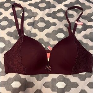 Woman’s Wireless Push-up Bra. NWT